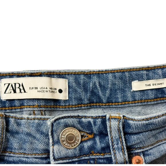 Zara Medium Wash Low Waist Cropped Raw Hem Skinny Flared Jeans Size 4 - Picture 3 of 7